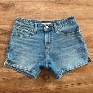 Levi's Women's A-Line Denim Shorts Size 27